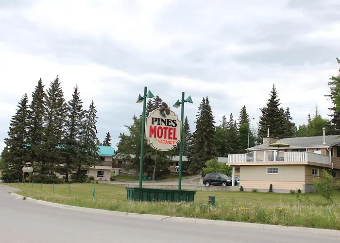 Pines Motel