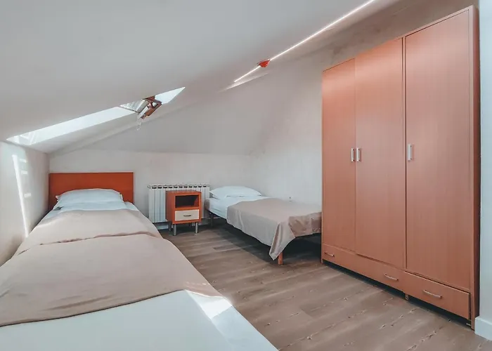 Motel West
