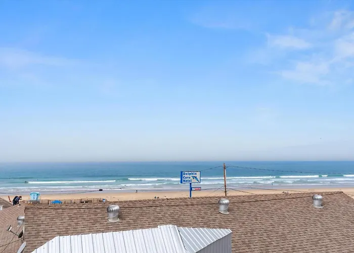 Beach House Inn & Suites