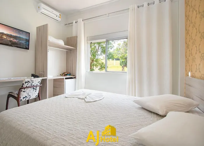 AJ Hotel Chapecó - Fácil Acesso Pátio Shopping e Rótula da Bandeira