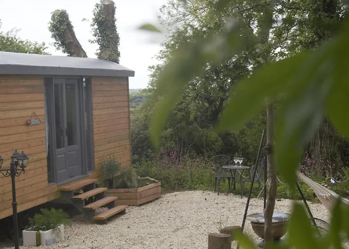 Nefoedd Romantic Shepherds Hut