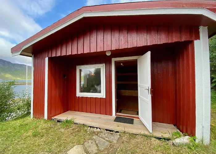 Haukland Camp Cabin