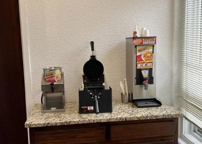 Posh Inn & Suites