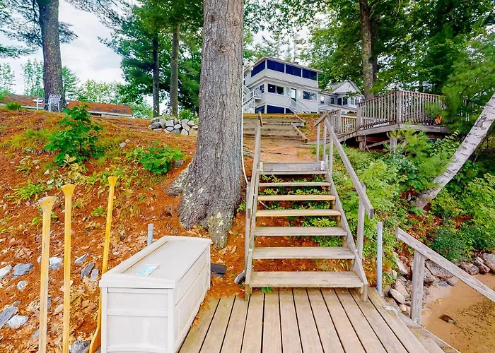 Cozy Lakefront Suite