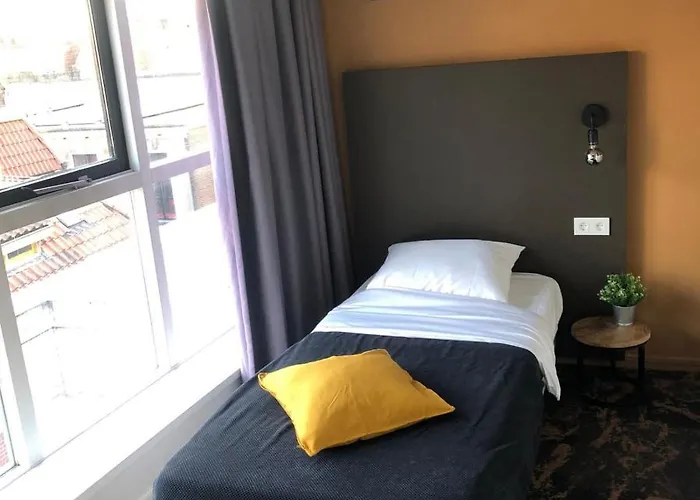 Hotel The Happy Traveler