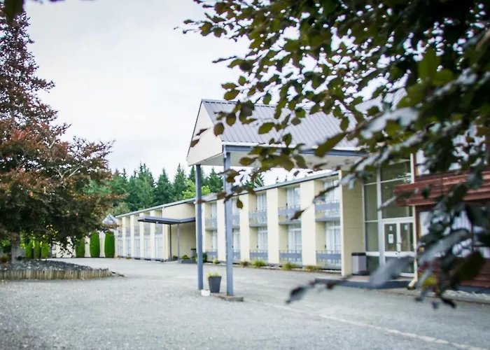 Fiordland Hotel