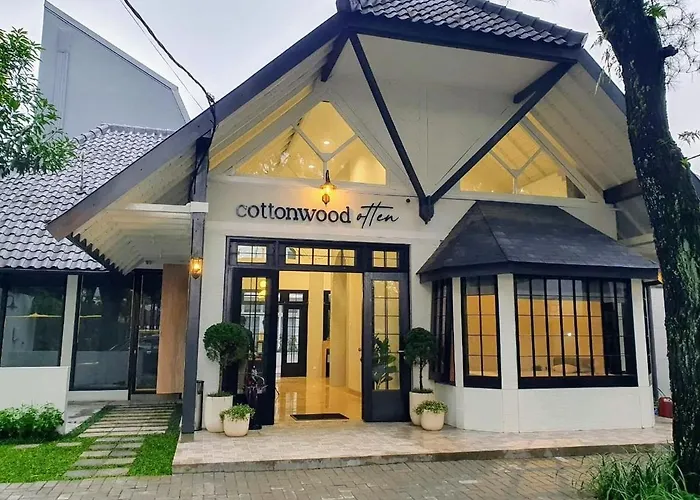 Cottonwood Boutique Heritage Otten