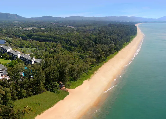 Le Meridien Phuket Mai Khao Beach Resort
