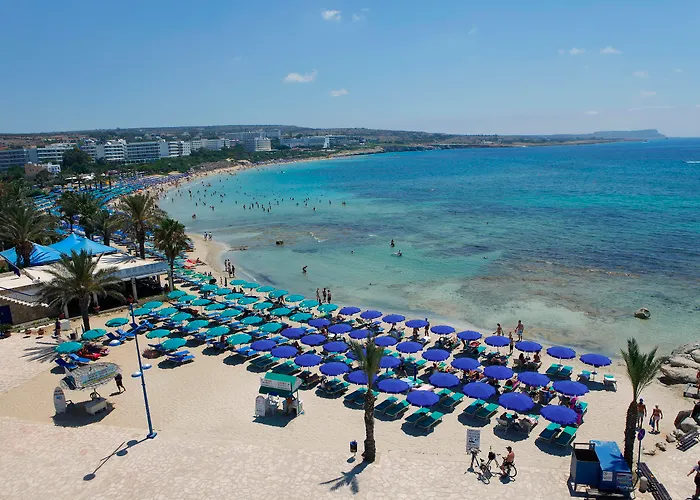 Limanaki Beach Hotel & Suites