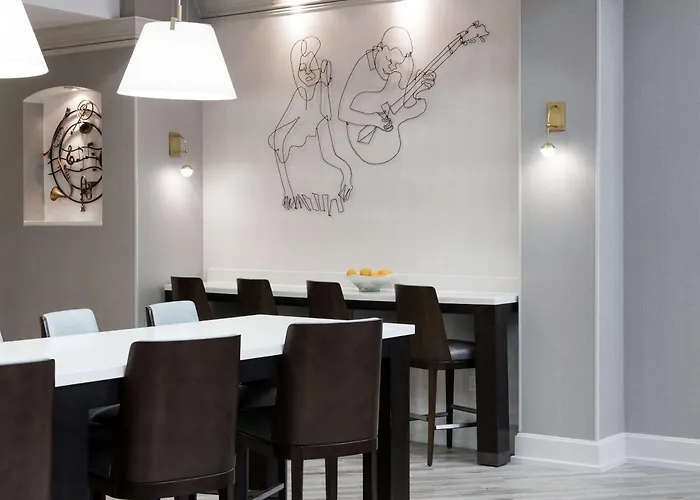 Hampton Inn & Suites Memphis-Beale Street