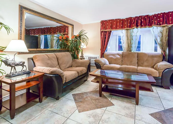 Super 8 By Wyndham Colorado Springs/Chestnut Street