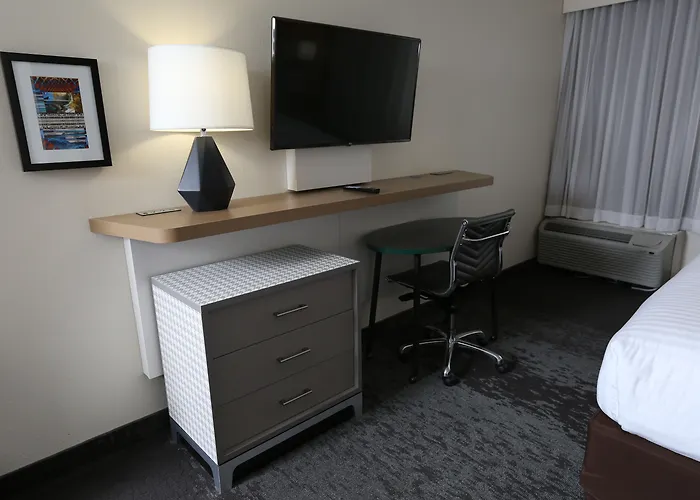 Holiday Inn Chicago North Shore By Ihg