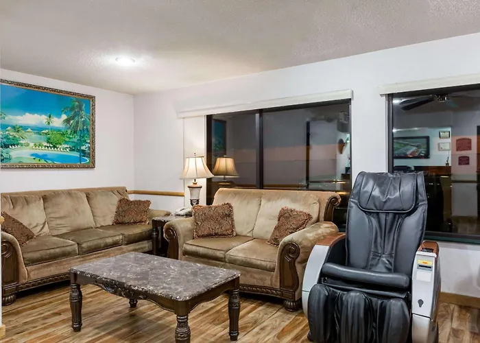 Howard Johnson By Wyndham Wichita Airport