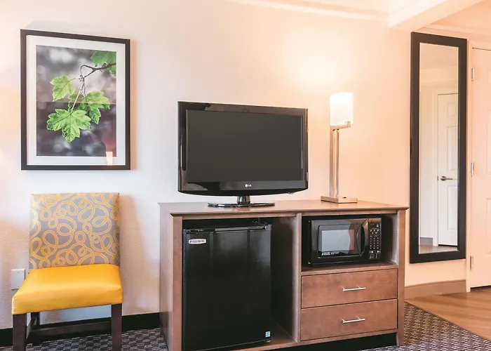 La Quinta Inn & Suites By Wyndham Shreveport Airport