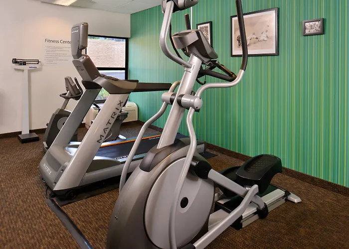 Holiday Inn Express & Suites Central Omaha By Ihg