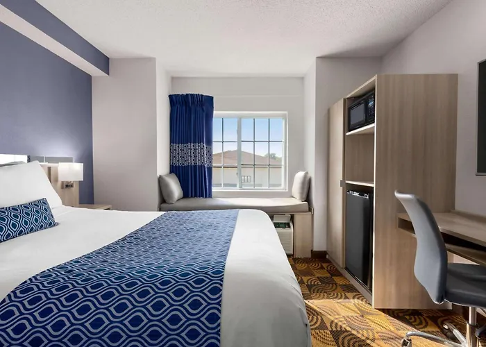 Microtel Inn & Suites Lincoln