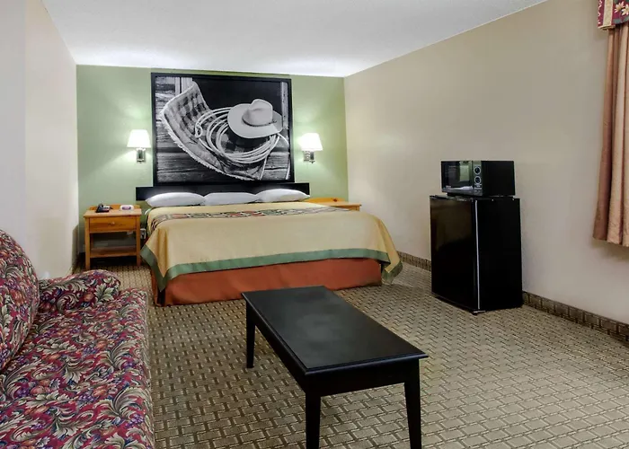 Super 8 By Wyndham Sherman