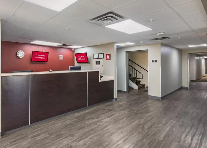 Red Roof Inn & Suites Austin East - Manor