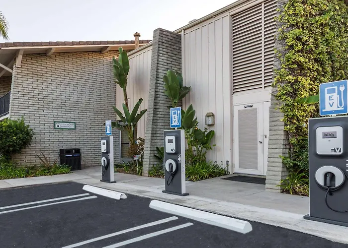 Ramada By Wyndham Santa Barbara