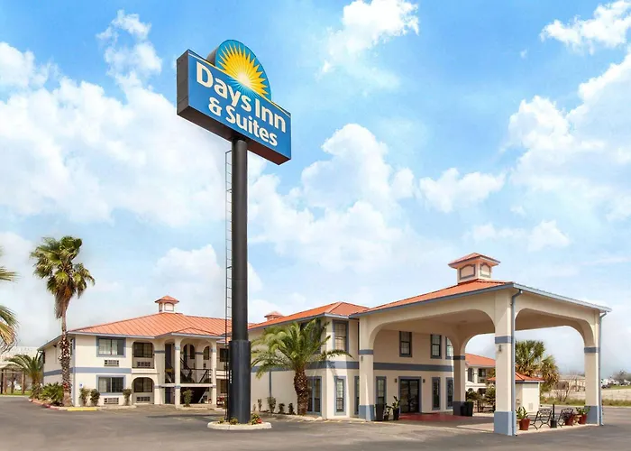 Days Inn & Suites By Wyndham Braunig Lake