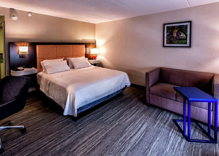Hampton Inn&Suites Staten Island