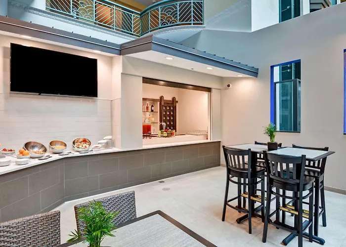 Embassy Suites By Hilton Miami International Airport