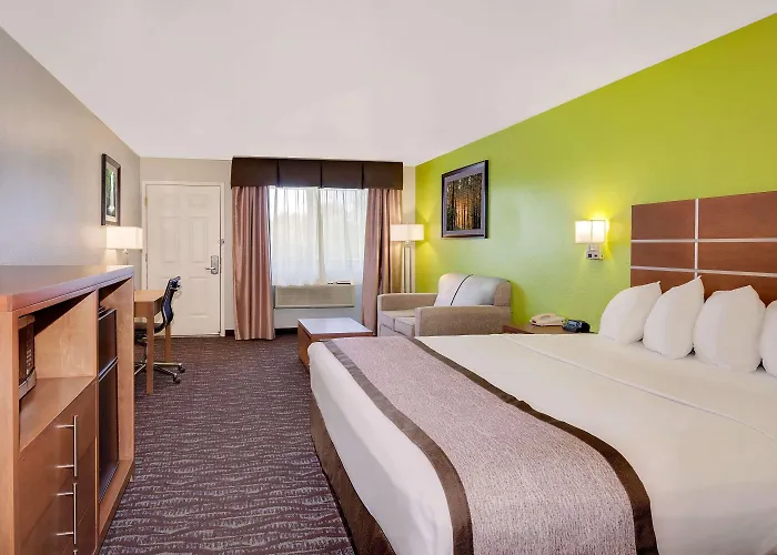 Days Inn & Suites By Wyndham Arcata