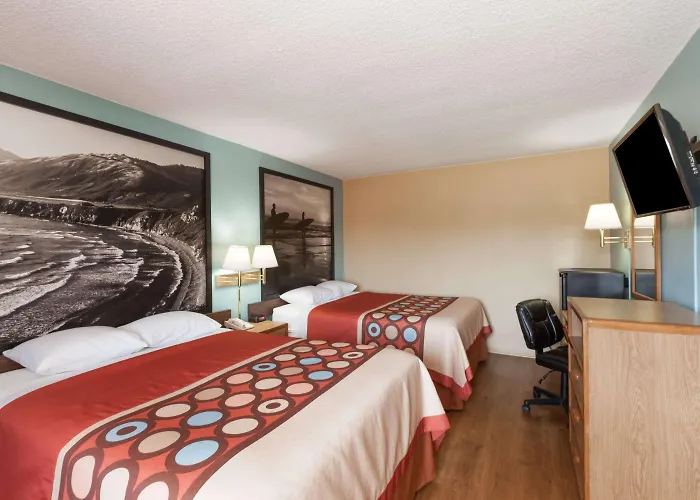 Super 8 By Wyndham Santa Barbara/Goleta