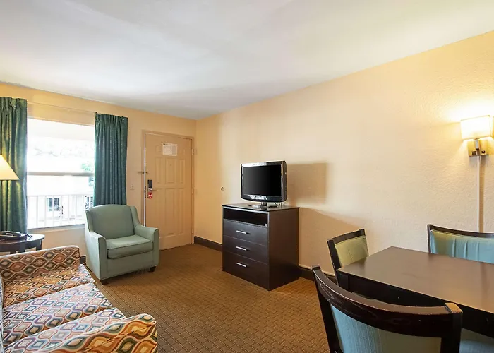 Ramada Limited Clearwater Hotel And Suites