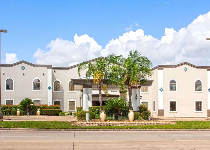 Days Inn & Suites By Wyndham Webster Nasa-Clearlake-Houston