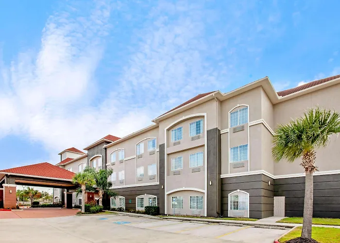 La Quinta By Wyndham Deer Park