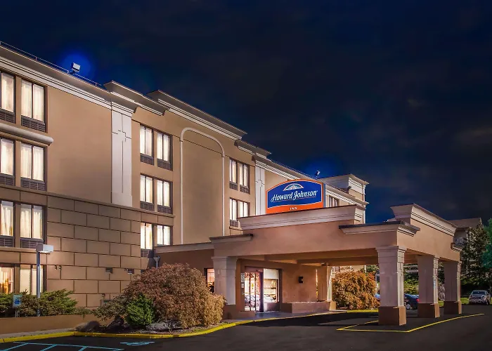 Howard Johnson By Wyndham Suffern