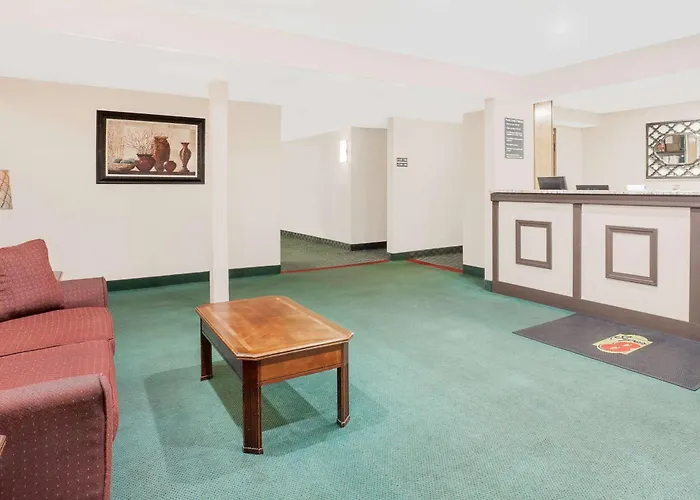 Super 8 By Wyndham Middletown