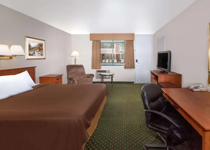 Travelodge By Wyndham Jackson