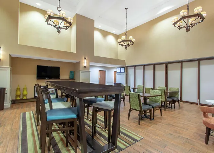 Hampton Inn & Suites Albany-Airport