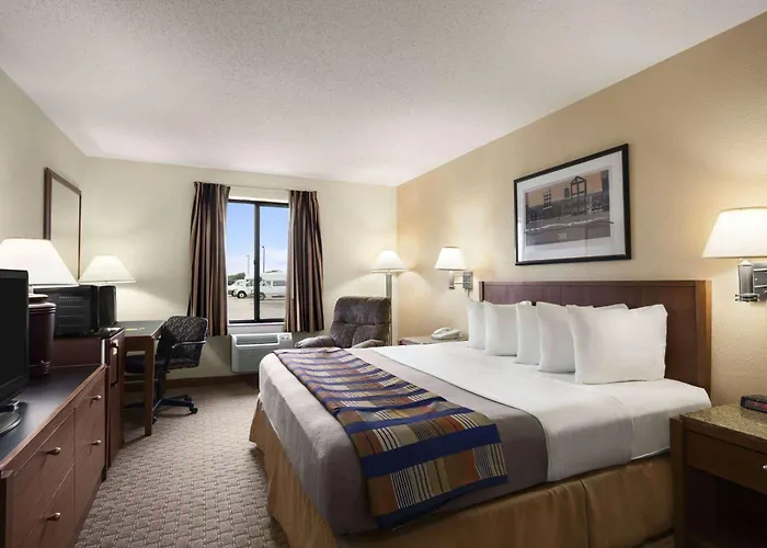 Days Inn By Wyndham Oglesby/ Starved Rock