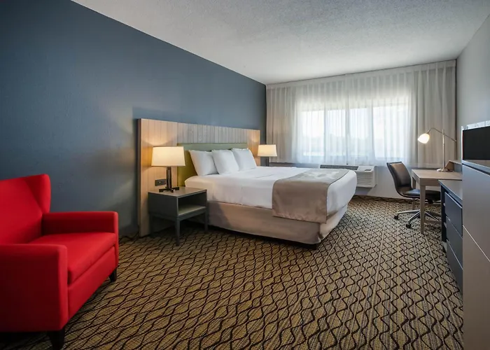 Days Inn & Suites By Wyndham Rochester Hills Mi