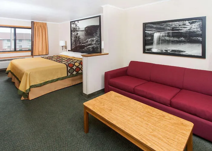 Super 8 By Wyndham Ottawa Starved Rock