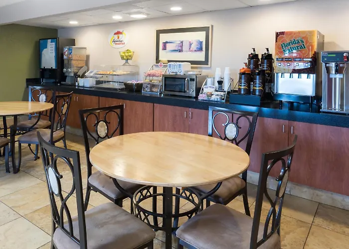 Super 8 By Wyndham Strongsville/Cleveland