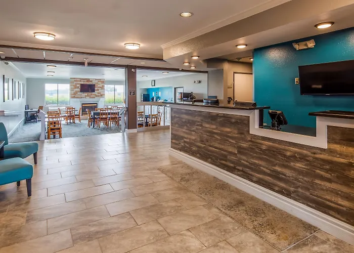 Best Western Plus Boardman Inn & Suites