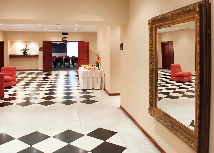 Hotel Windsor House Inn By Geh Suites