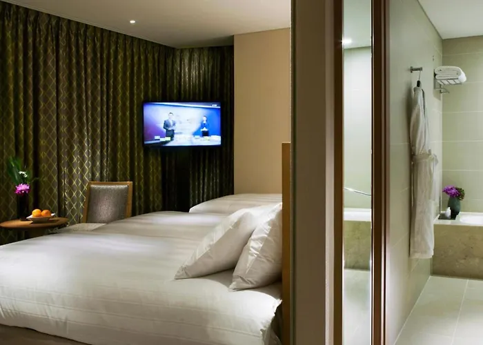 Lotte City Hotel Jeju Airport