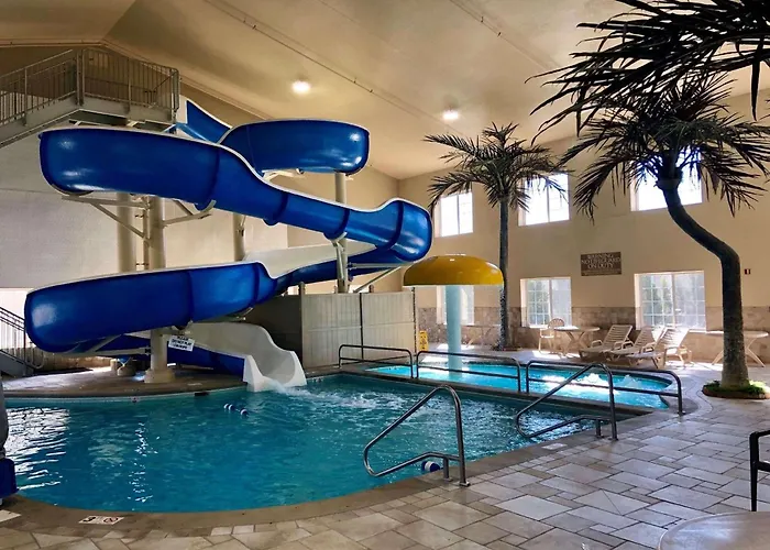 Country Inn & Suites By Radisson Bismarck Waterpark