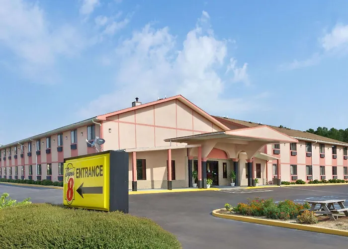 Super 8 By Wyndham Waycross Ga