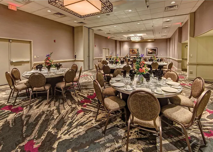 Doubletree By Hilton Decatur Riverfront
