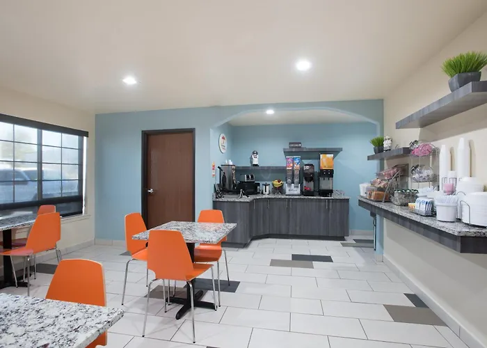 Super 8 By Wyndham Claremore Ok