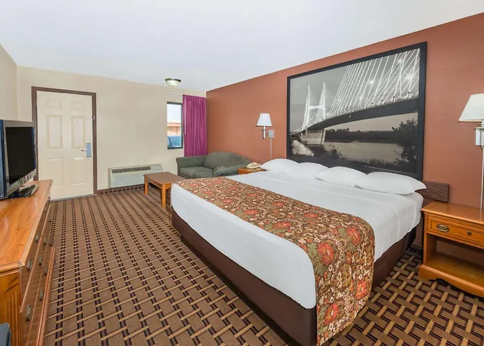 Super 8 By Wyndham Charleston Sikeston East Mo