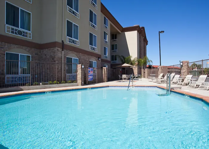 Holiday Inn Express Fresno South By Ihg