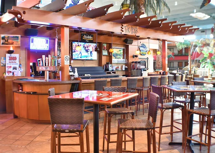 Ramada By Wyndham Sioux Falls Airport - Waterpark Resort & Event Center
