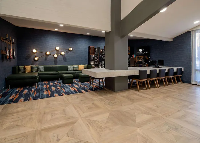 Doubletree By Hilton Bakersfield